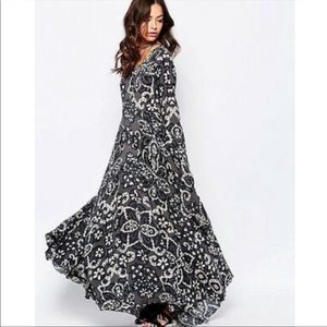 Free People First Kiss Maxi Dress in Shark Combo Size Small